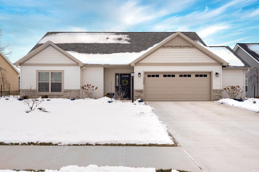 348 Edenbridge Boulevard, Fort Wayne, IN 46845