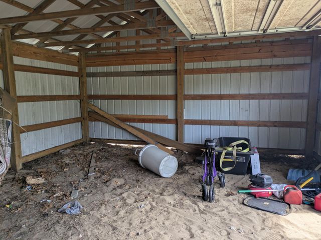9320 E Division Road, Knox, IN 46534