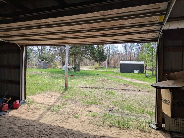 9320 E Division Road, Knox, IN 46534