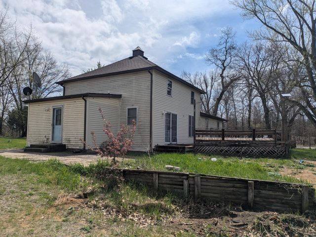9320 E Division Road, Knox, IN 46534