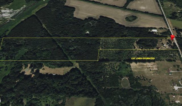 9320 E Division Road, Knox, IN 46534