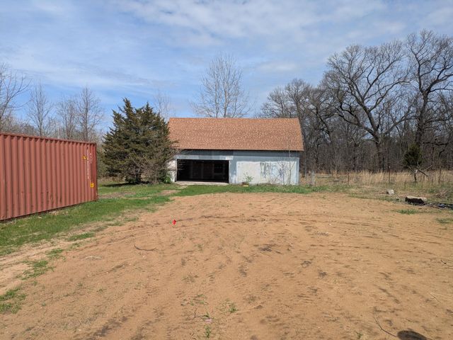 9320 E Division Road, Knox, IN 46534