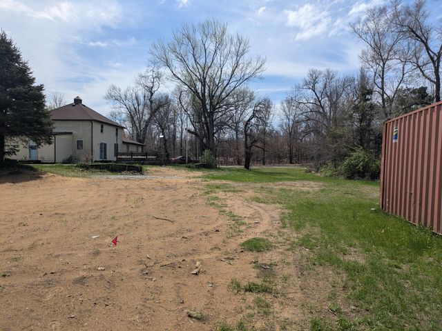 9320 E Division Road, Knox, IN 46534