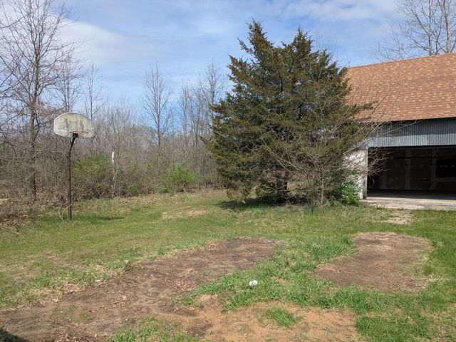 9320 E Division Road, Knox, IN 46534