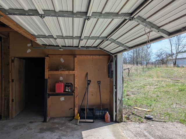 9320 E Division Road, Knox, IN 46534