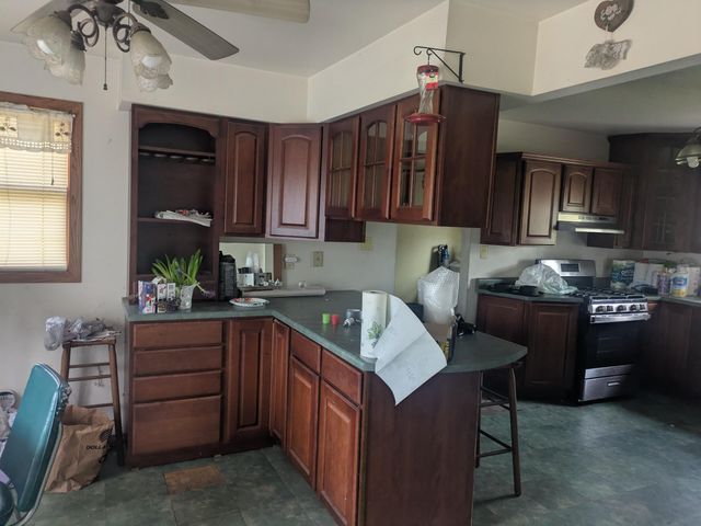 9320 E Division Road, Knox, IN 46534
