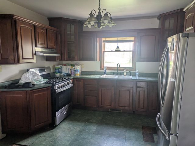 9320 E Division Road, Knox, IN 46534