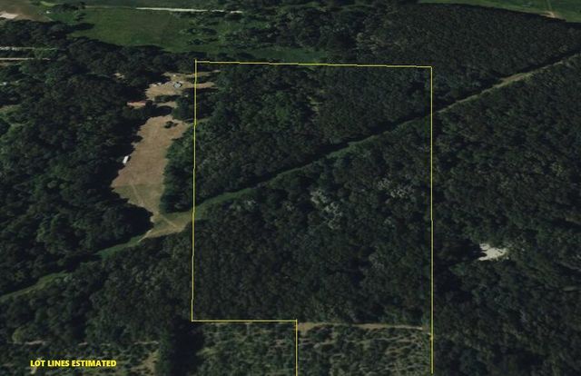 9320 E Division Road, Knox, IN 46534