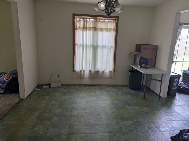 9320 E Division Road, Knox, IN 46534