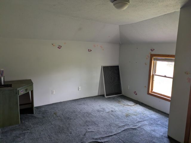9320 E Division Road, Knox, IN 46534