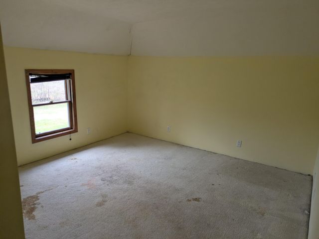 9320 E Division Road, Knox, IN 46534