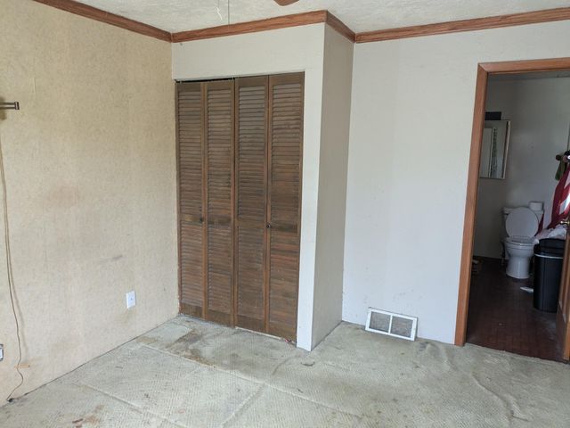 9320 E Division Road, Knox, IN 46534