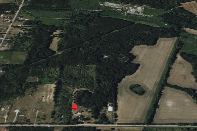 9320 E Division Road, Knox, IN 46534