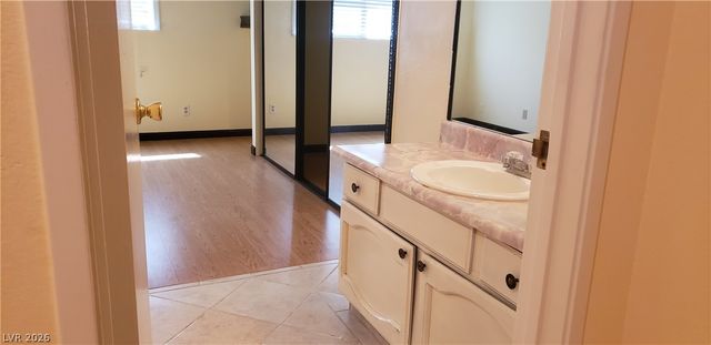 5156 Gray Lane A, Las Vegas, NV 89119