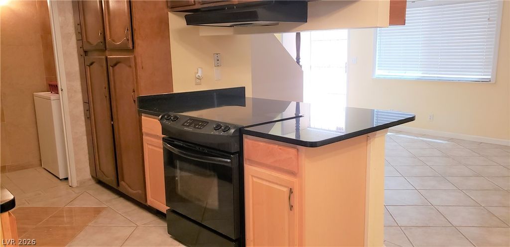 5156 Gray Lane A, Las Vegas, NV 89119 — photo 4