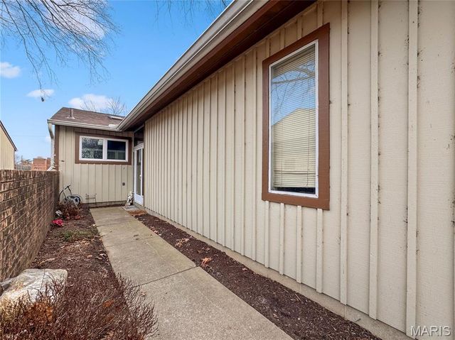 1020 Nancy Drive, O'fallon, IL 62269