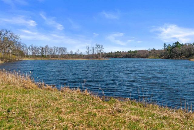 426 E NORTH LAKE STREET, Hancock, WI 54943