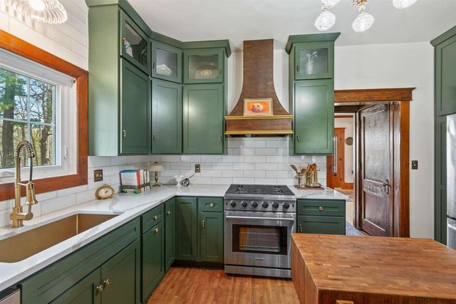 426 E NORTH LAKE STREET, Hancock, WI 54943