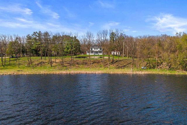 426 E NORTH LAKE STREET, Hancock, WI 54943