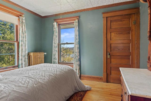 426 E NORTH LAKE STREET, Hancock, WI 54943