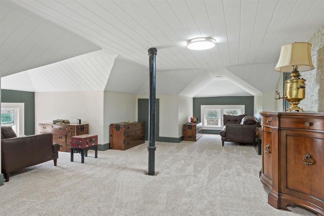 426 E NORTH LAKE STREET, Hancock, WI 54943