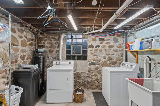 426 E NORTH LAKE STREET, Hancock, WI 54943