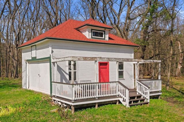 426 E NORTH LAKE STREET, Hancock, WI 54943