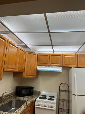 50 DORCHESTER C, West Palm Beach, FL 33417