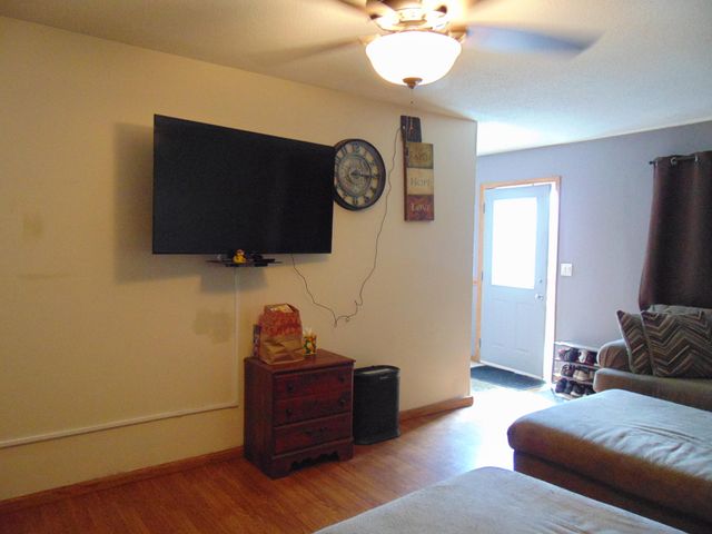 2303 S 12TH Street, Council Bluffs, IA 51501