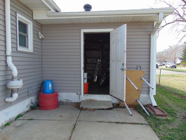 2303 S 12TH Street, Council Bluffs, IA 51501