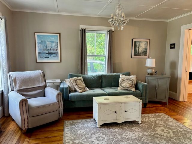 1 Sagamore St, Plymouth, MA 02360