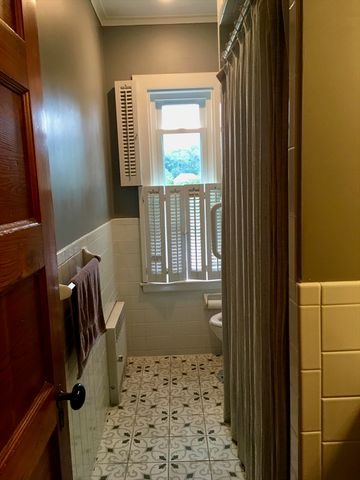 1 Sagamore St, Plymouth, MA 02360