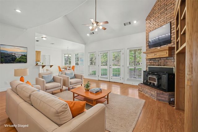 2811 N Shore Drive, Bonham, TX 75418
