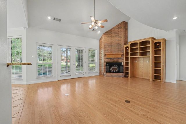 2811 N Shore Drive, Bonham, TX 75418
