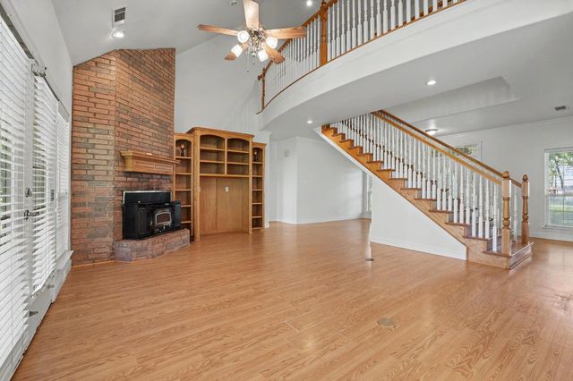 2811 N Shore Drive, Bonham, TX 75418
