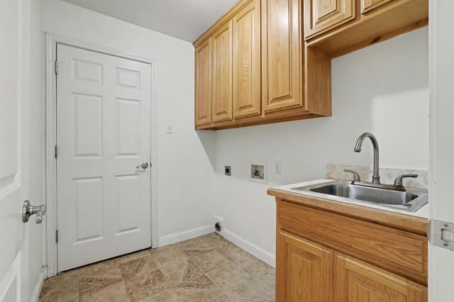 2811 N Shore Drive, Bonham, TX 75418