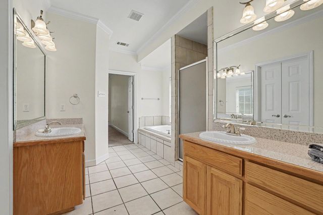 2811 N Shore Drive, Bonham, TX 75418