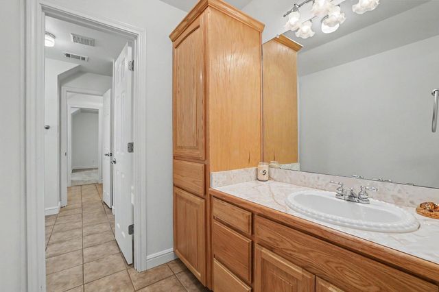 2811 N Shore Drive, Bonham, TX 75418