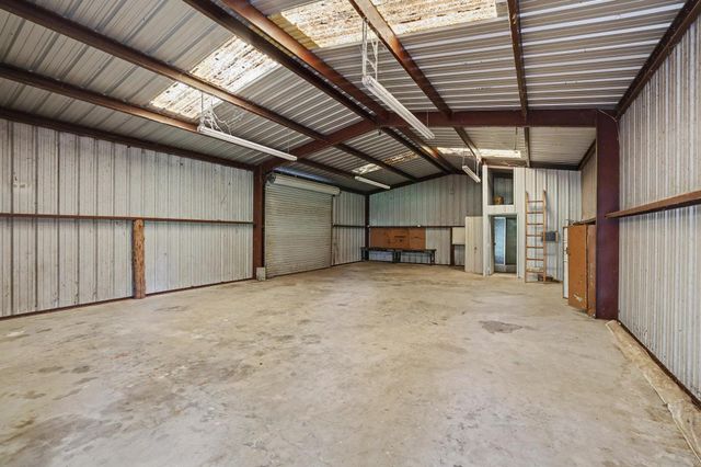 2811 N Shore Drive, Bonham, TX 75418