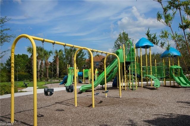 2722 Citrus ST, Naples, FL 34120