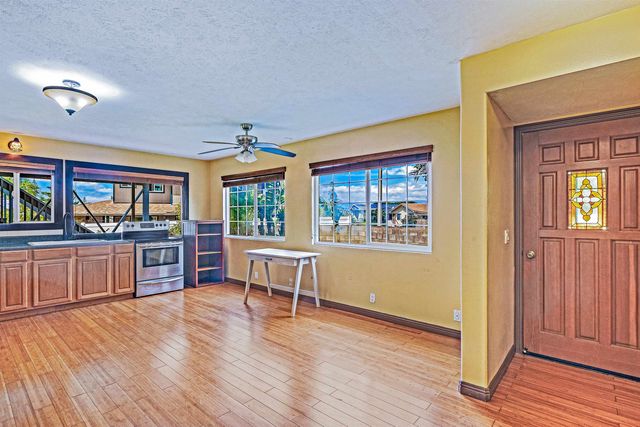 31 Pualu Loop, Lahaina, HI 96761