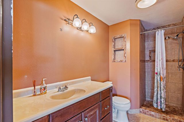 31 Pualu Loop, Lahaina, HI 96761