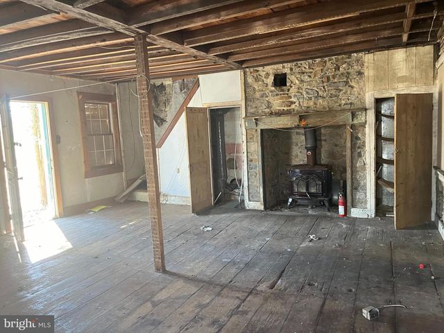 1165 APPLE RD, Quakertown, PA 18951