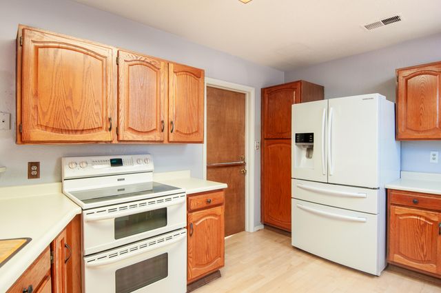 2913 Palomas Drive NE, Albuquerque, NM 87110