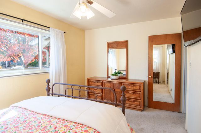 2913 Palomas Drive NE, Albuquerque, NM 87110