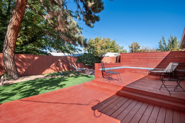 2913 Palomas Drive NE, Albuquerque, NM 87110