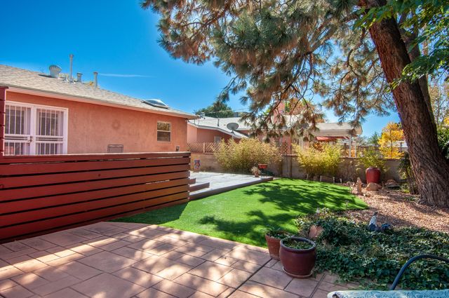 2913 Palomas Drive NE, Albuquerque, NM 87110