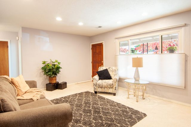 2913 Palomas Drive NE, Albuquerque, NM 87110