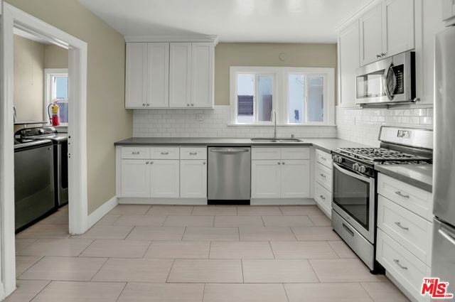 5101 W 21st Street, Los Angeles, CA 90016