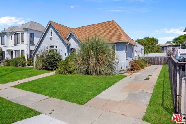 5101 W 21st Street, Los Angeles, CA 90016